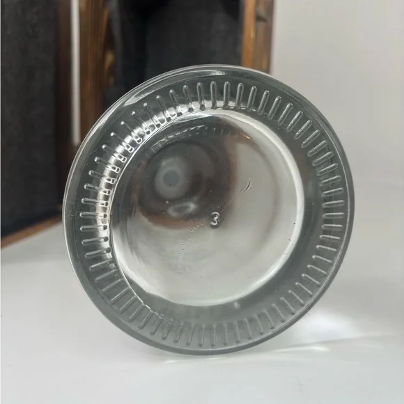 Harley-Davidson Glass Decanter in original Wooden Case - Picture 16 of 16